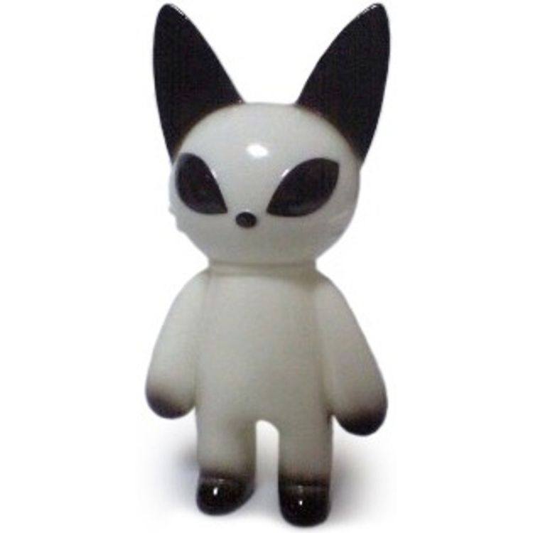 Koneko - White / Black by P.P.Pudding (Gen Kitajima)