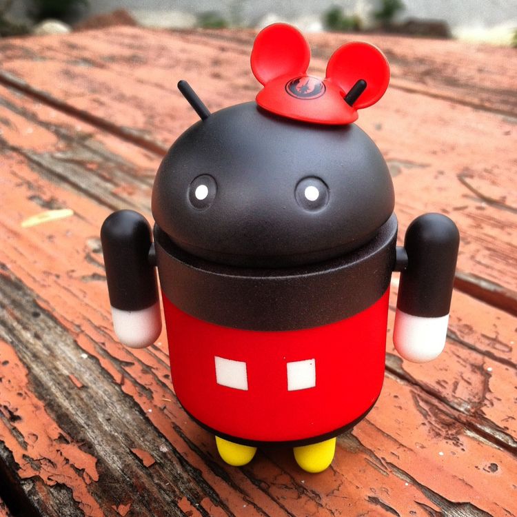 Mouse Droid (Matte, Red Hat) by Evilos