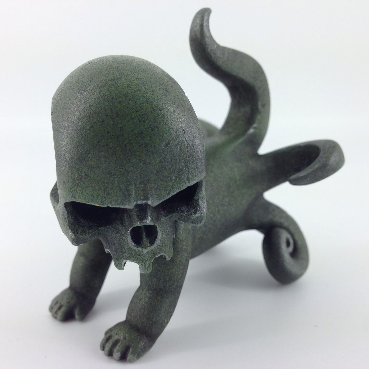 Larva Skull - Green
