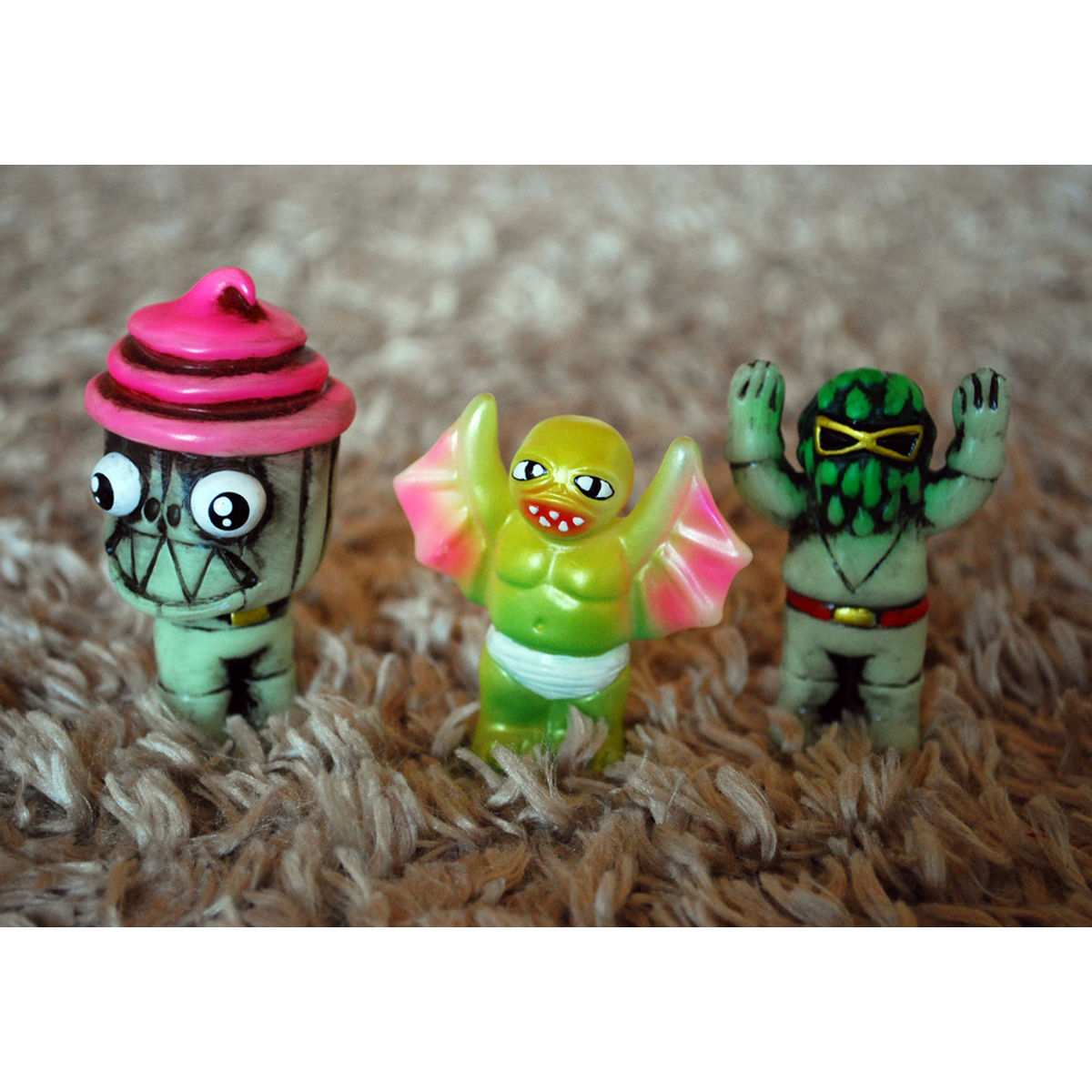 GLOWING ALIENS! Painted GID 3-pack