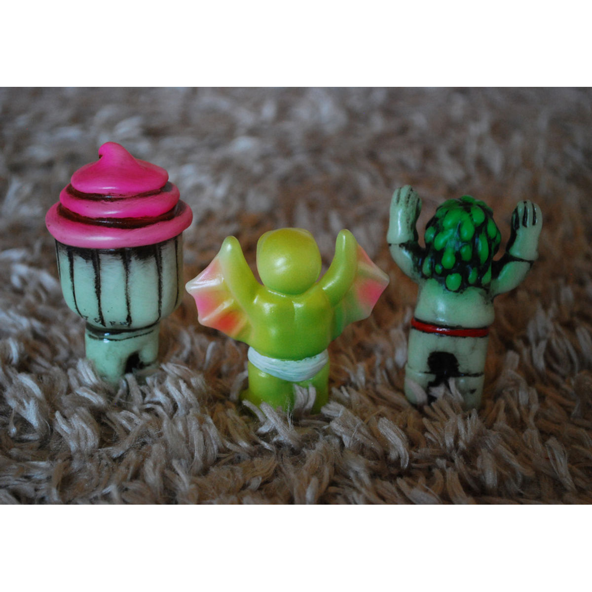 GLOWING ALIENS! Painted GID 3-pack