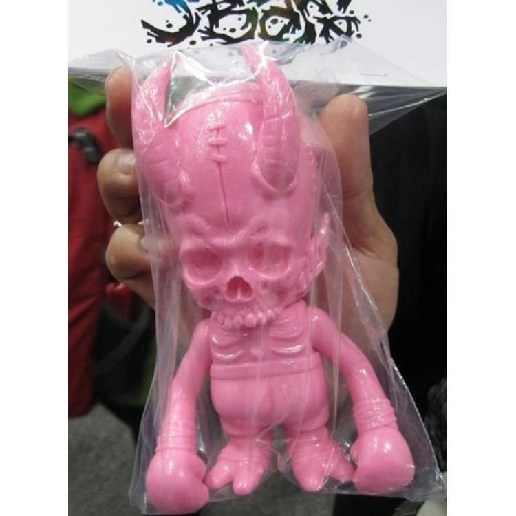 skullHevi Pink - SDCC 2013 by Pushead (Brian Schroeder)