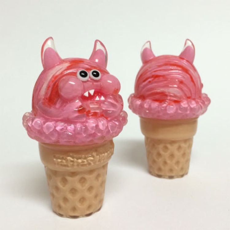 Ice Cream Monster - Strawberry/Two Eye by Aya Takeuchi