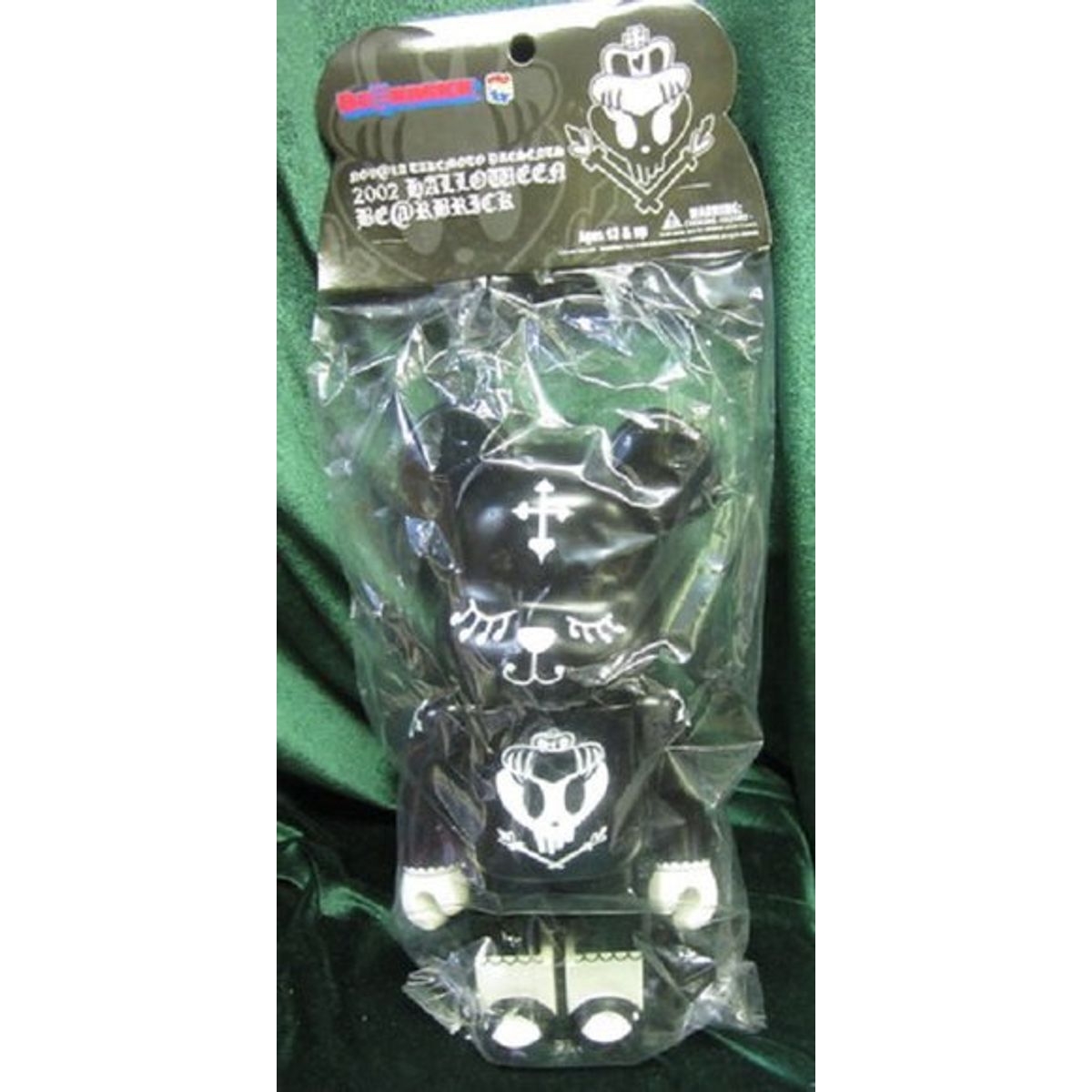 Material Lolita Be@rbrick 400% - Halloween '02