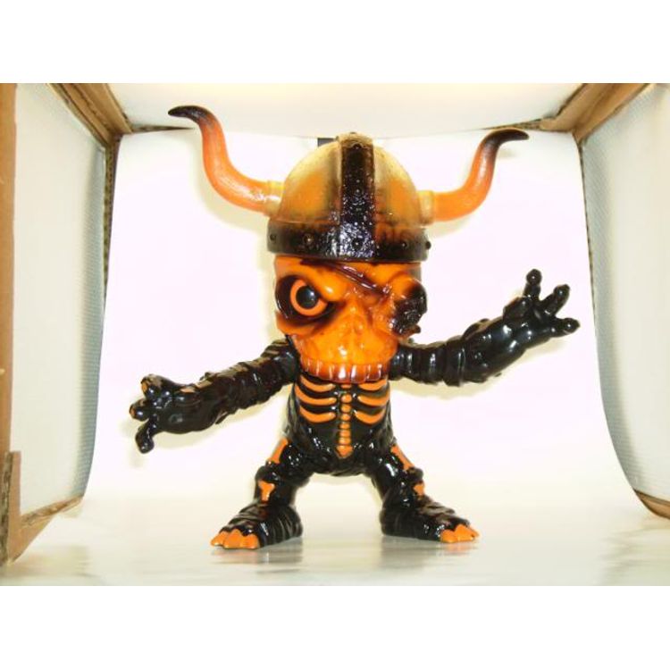 Skull Zombi - Black body with reddish/orange highlights by BLObPUS