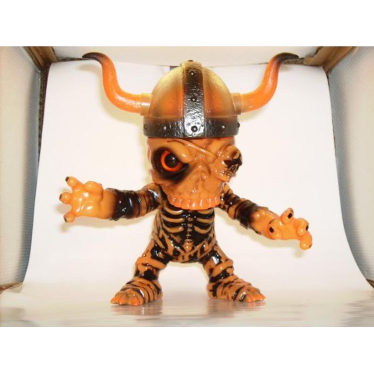 Skull Zombi - The Secret version, black & orange body by BLObPUS