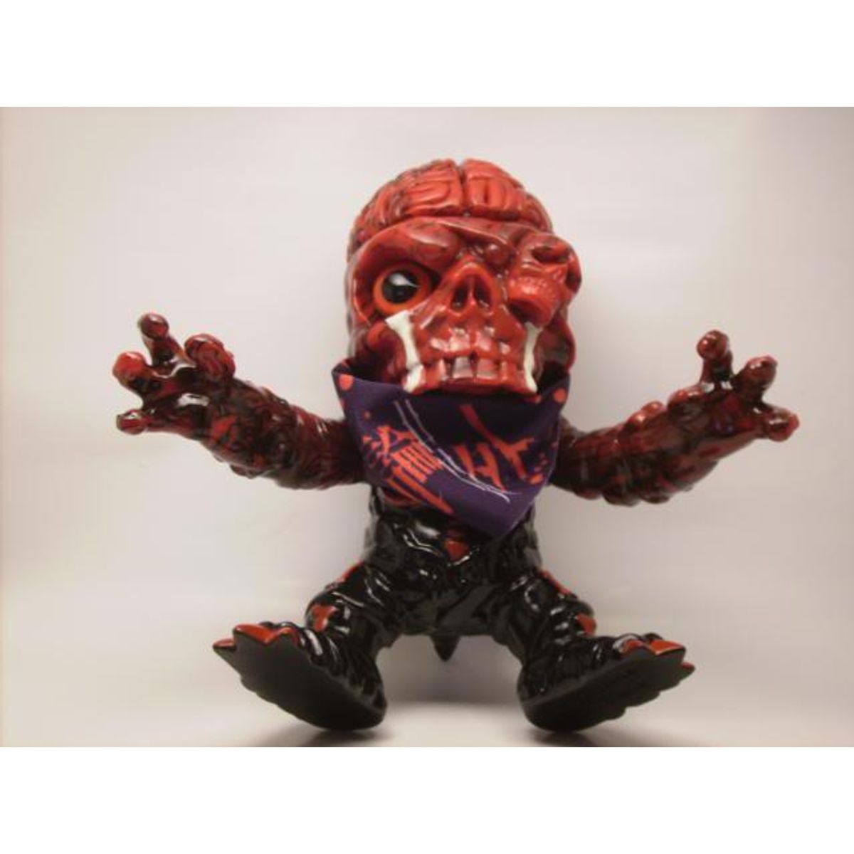 Skull Zombi - El ZOMBI muchacho malo