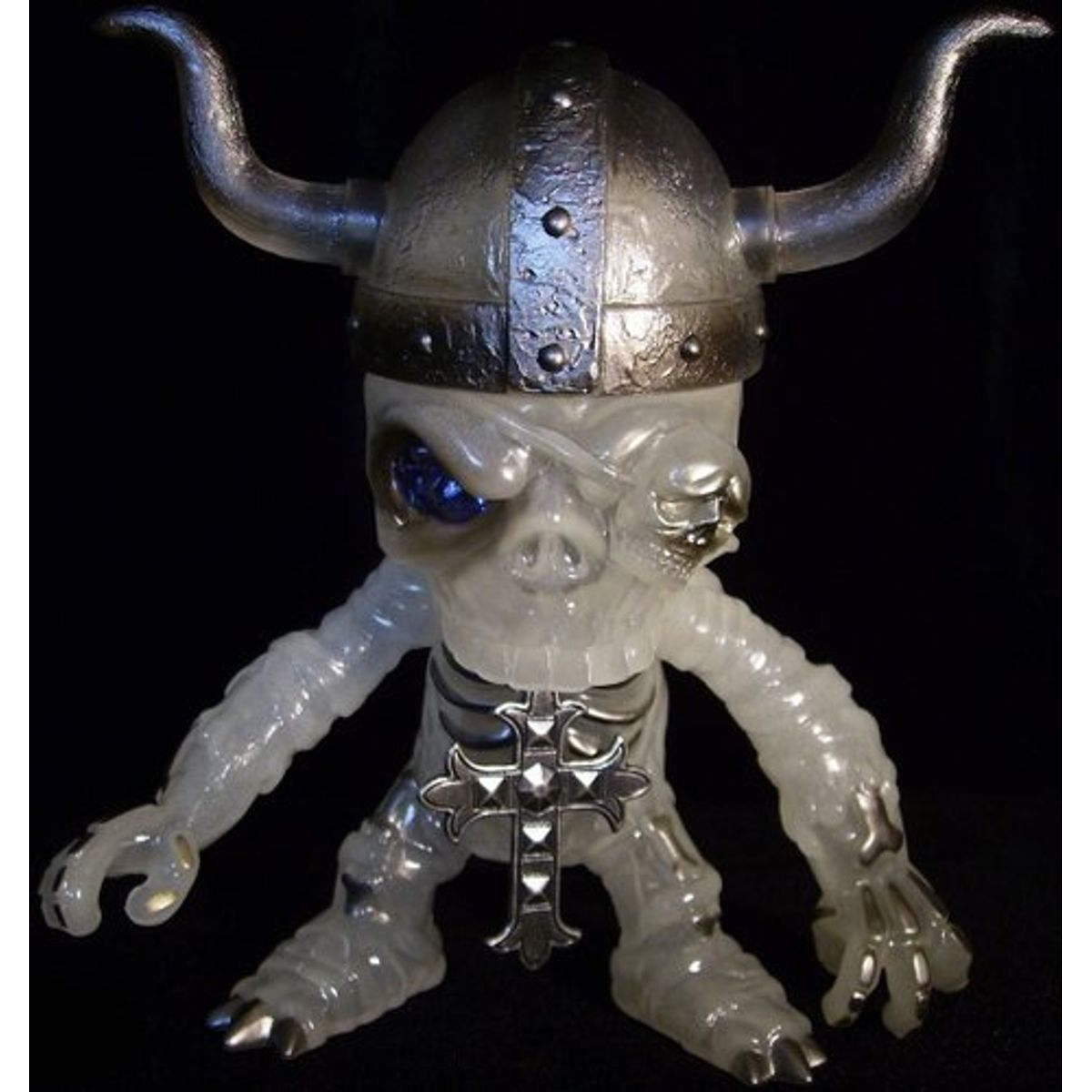 Skull Zombi - Milky white body, blue eye, and hi-lighted in silver Super Festival 49