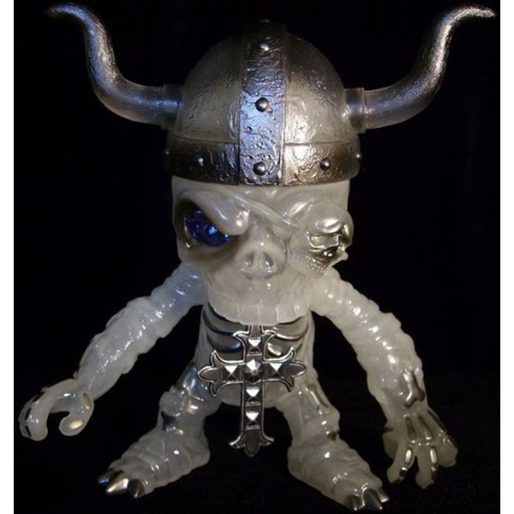 Skull Zombi - Milky white body, blue eye, and hi-lighted in silver Super Festival 49 by BLObPUS
