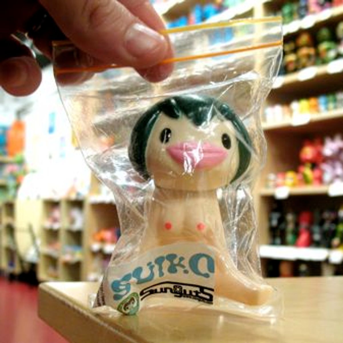 Suiko - Sitting Flesh/Green Hair