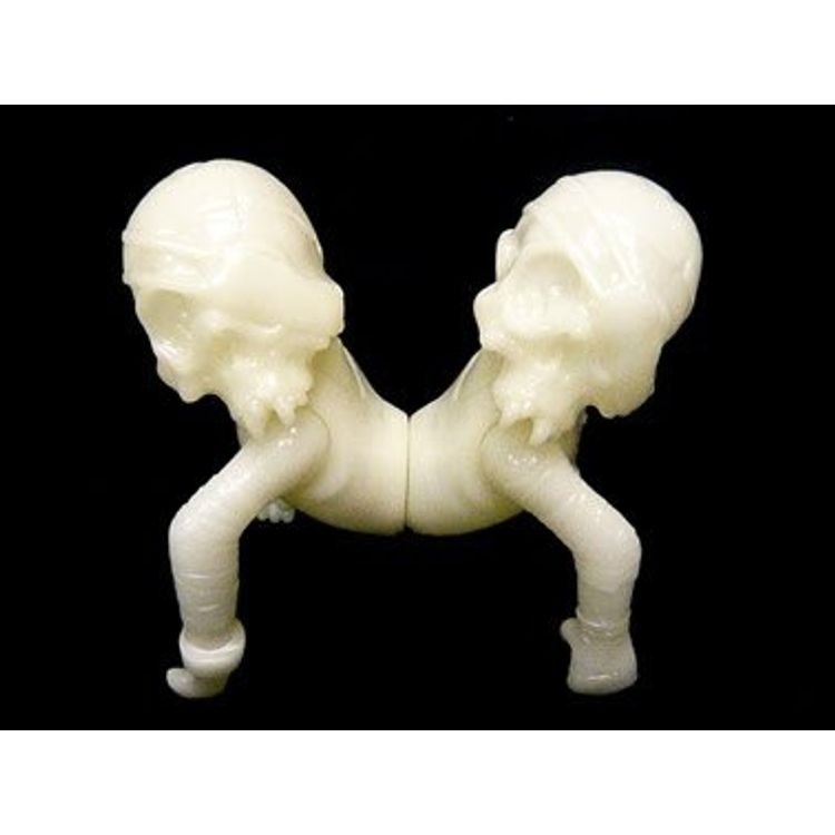 secret base 52 weeks blue crete crawling siamese glow twin skullpirate ( blue phosphorescent molding ) by Pushead (Brian Schroeder)