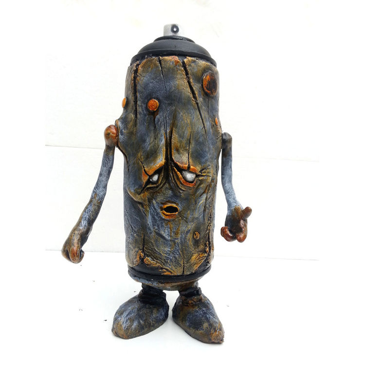RECYCLED GRAFFITI SPRAY CAN CUSTOM by Hoakser