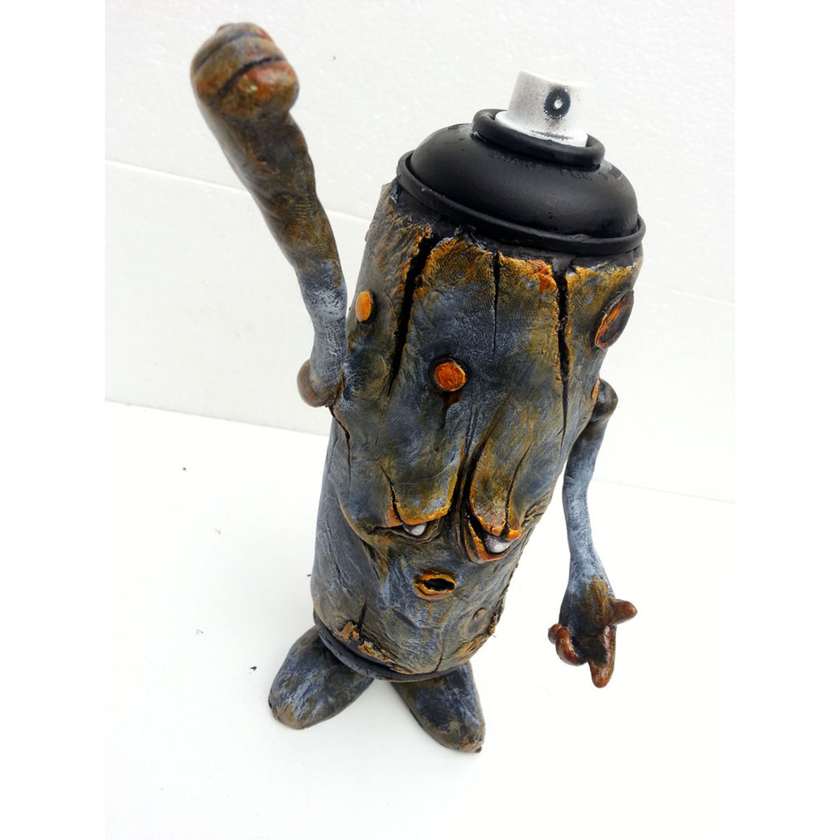 RECYCLED GRAFFITI SPRAY CAN CUSTOM