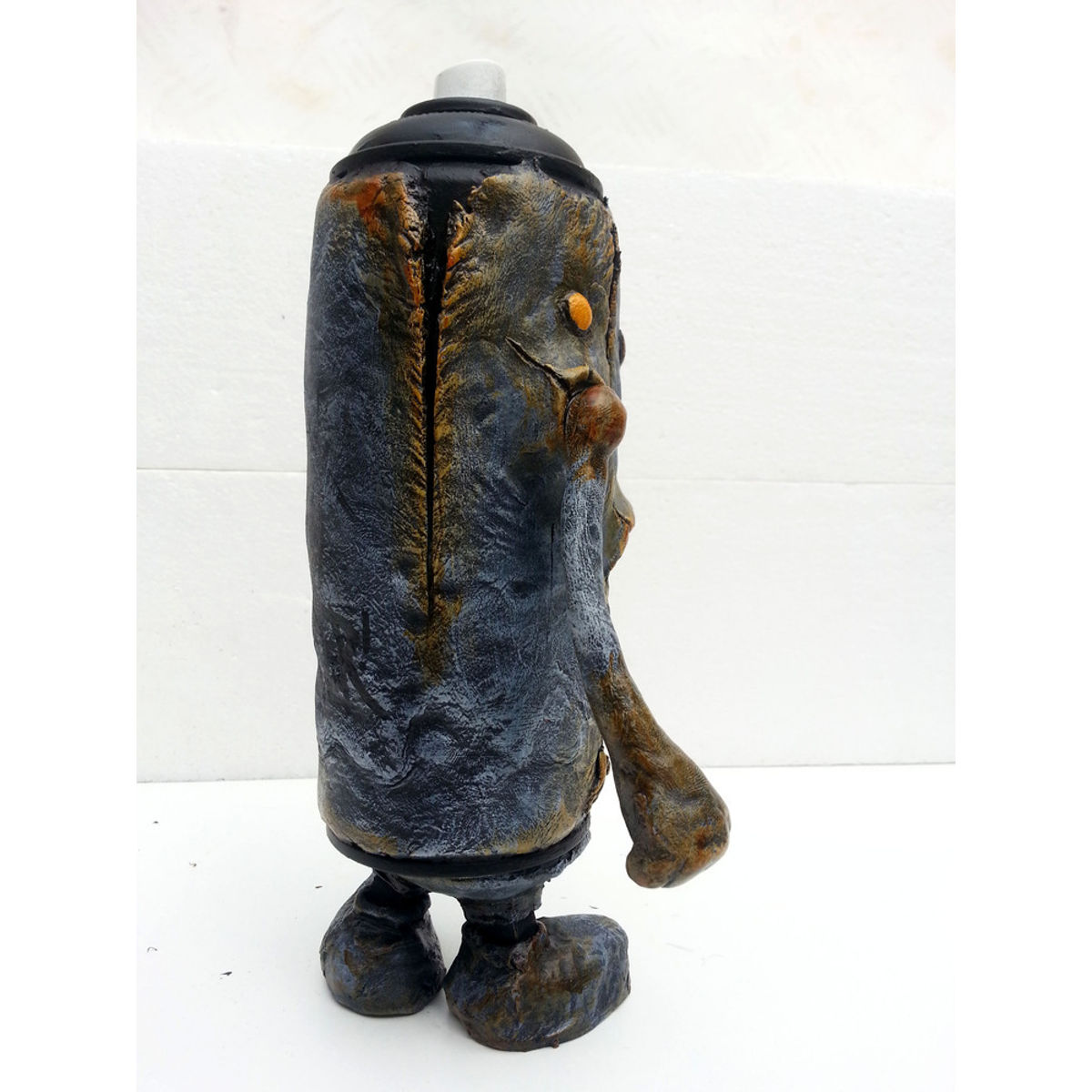 RECYCLED GRAFFITI SPRAY CAN CUSTOM