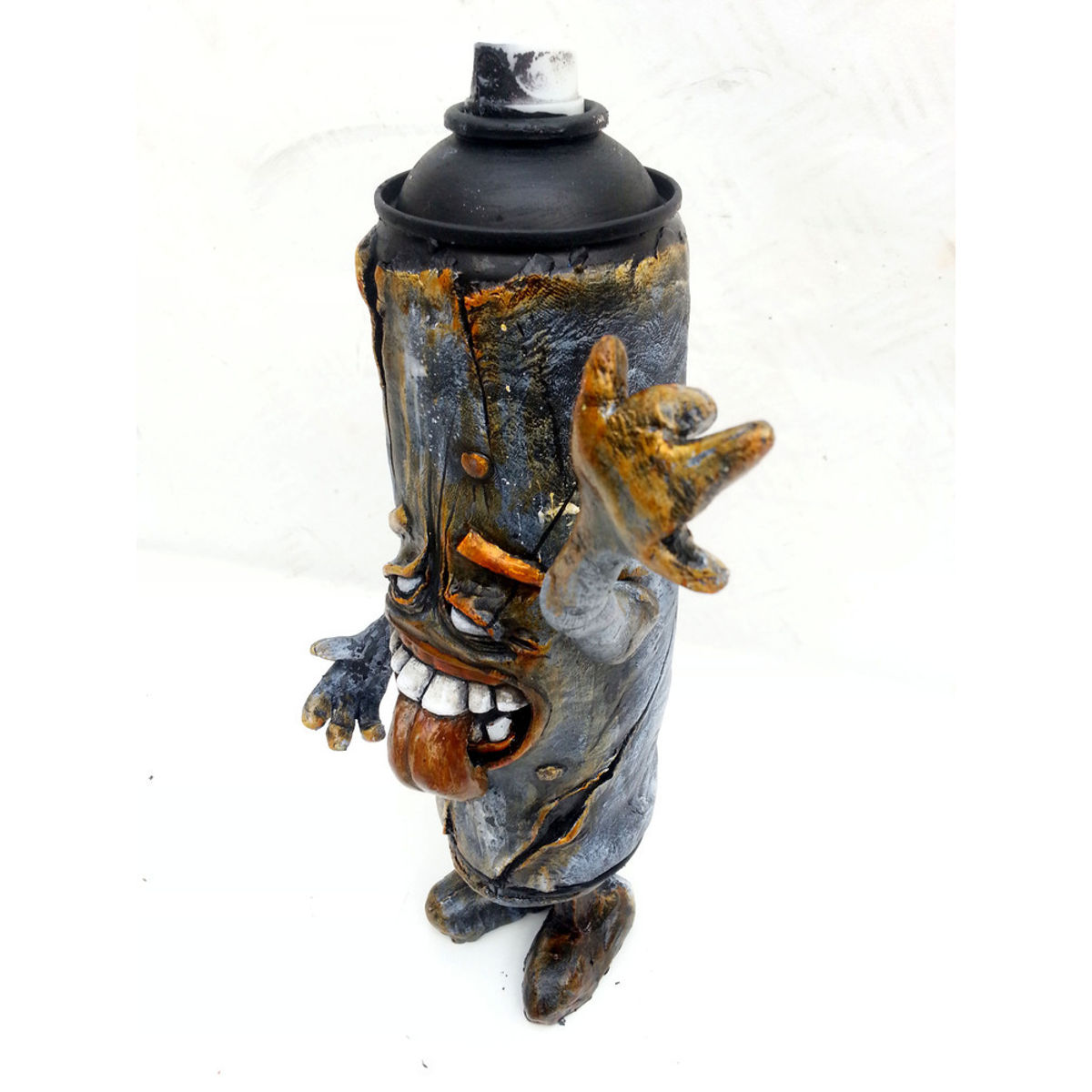 RECYCLED GRAFFITI SPRAY CAN CUSTOM