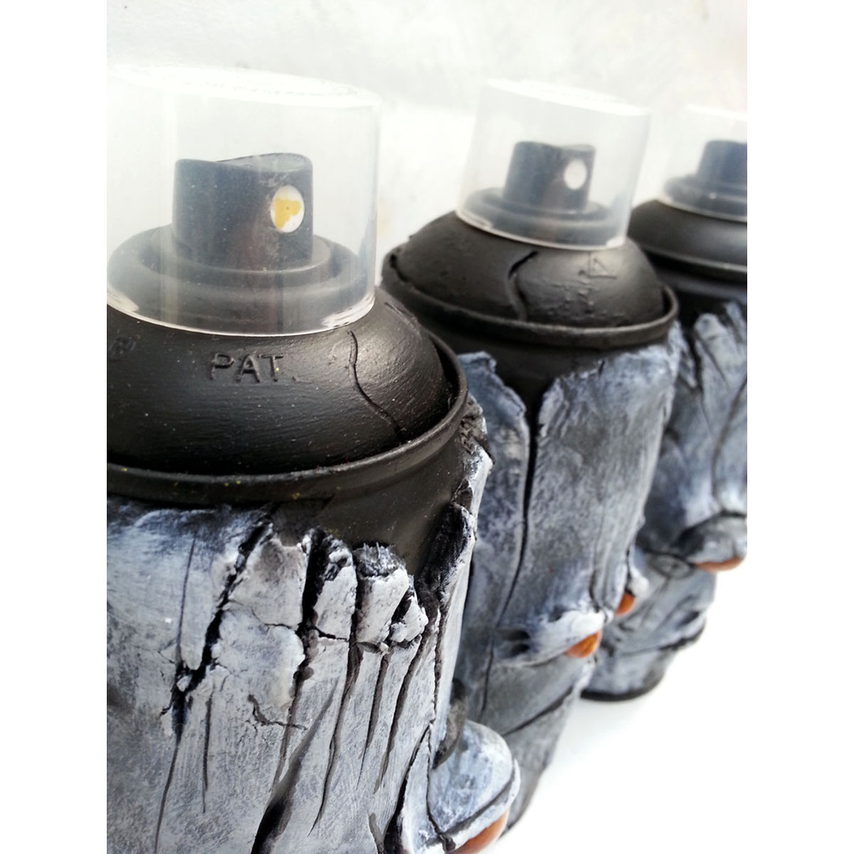 FACE CUSTOM SPRAY CANS