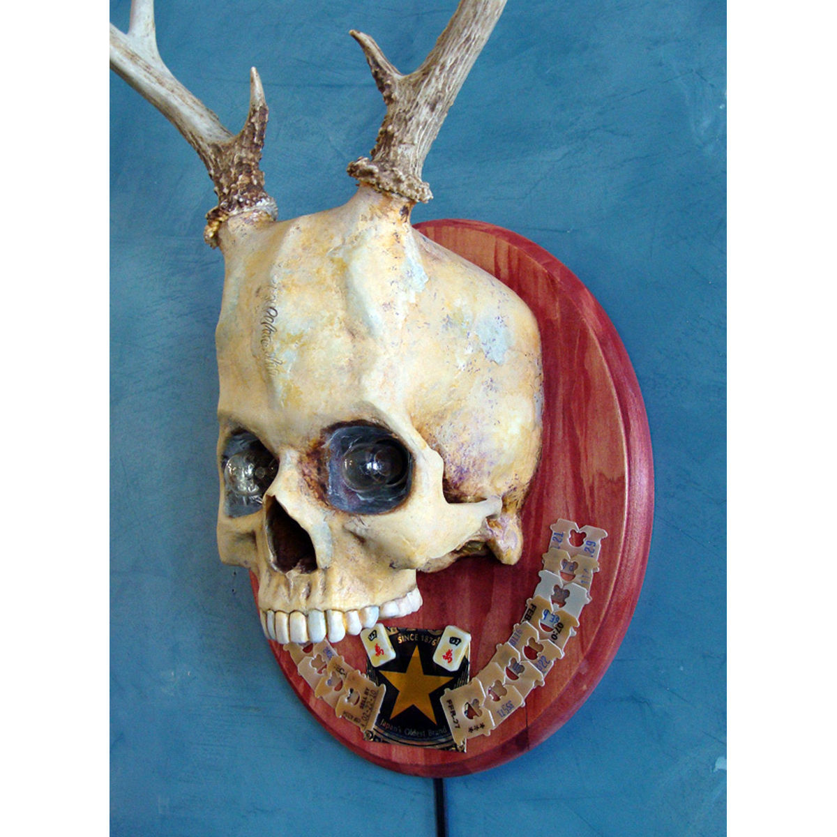 Inhuman Skull Trophy Lamp (2)