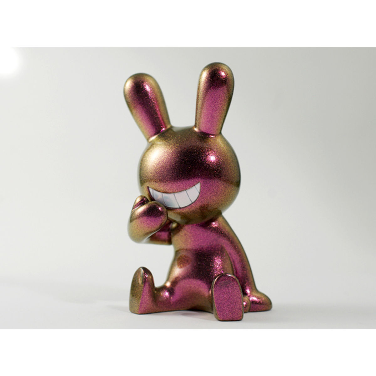 BLACK RABBiT Sitting Crimson