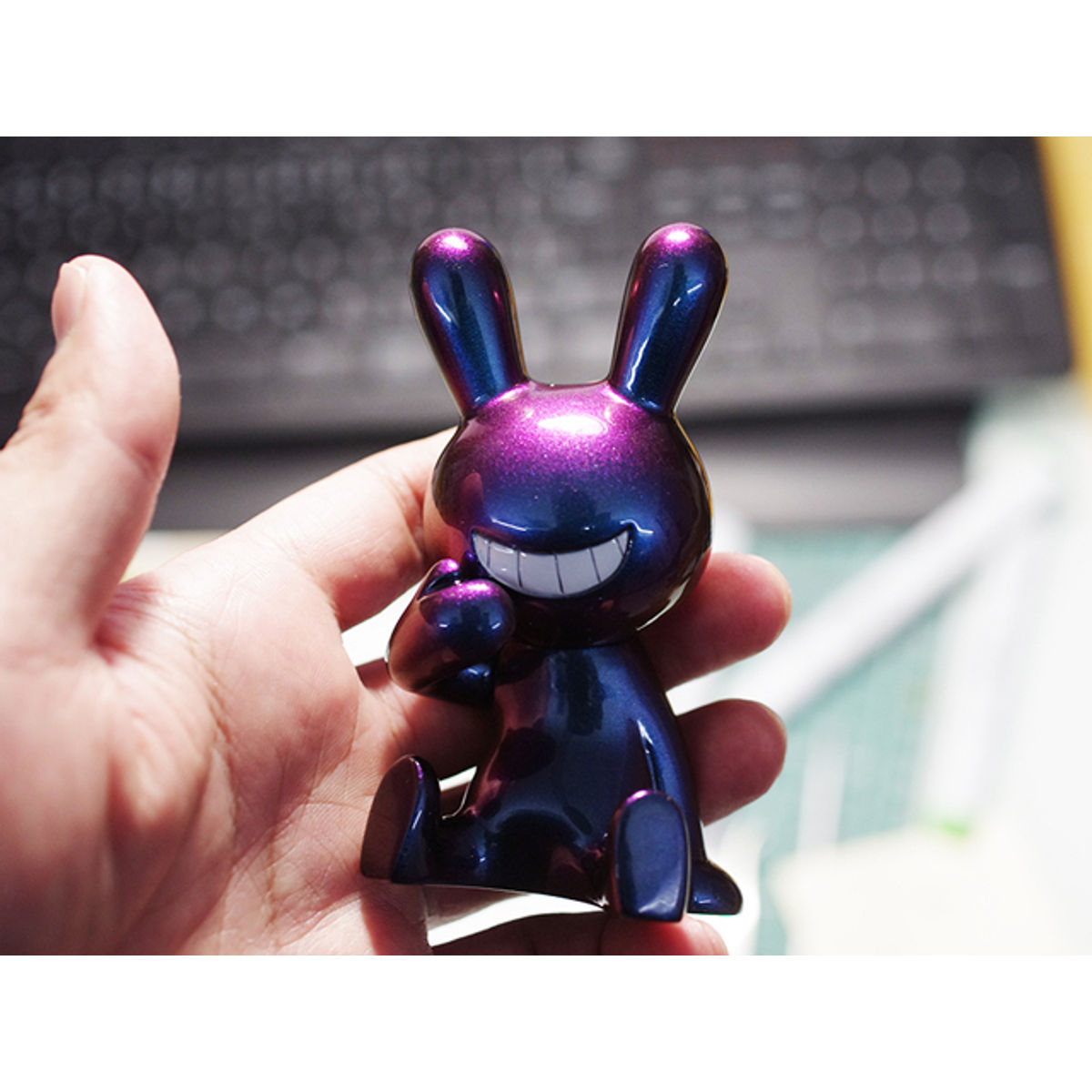 BLACK RABBiT Sitting maziora Andromeda 2