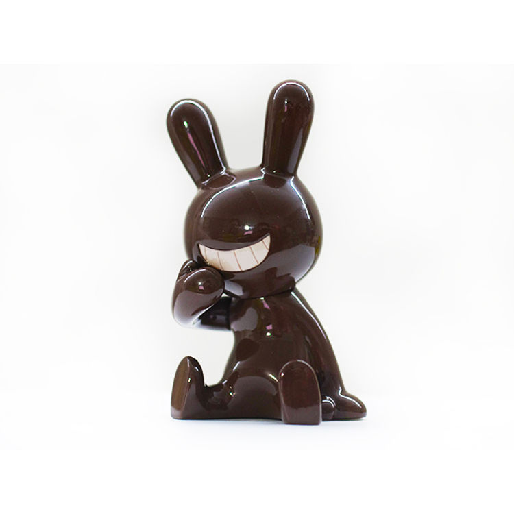 BLACK RABBiT Sitting MILK CHOCOLATE by Tadayuki Iwa (Black Rabbit)