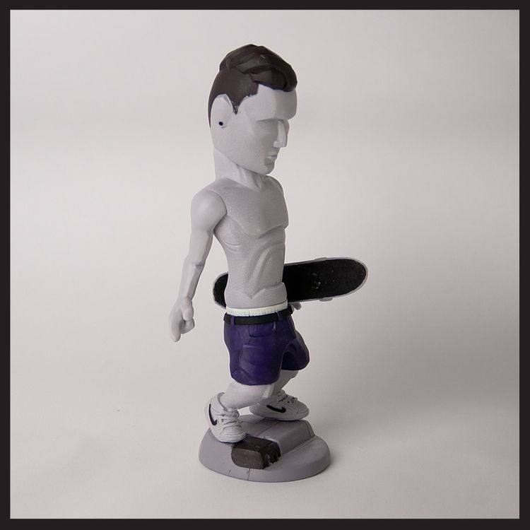 DTcustom skater - Purple Shorts by Daniel Thomassen