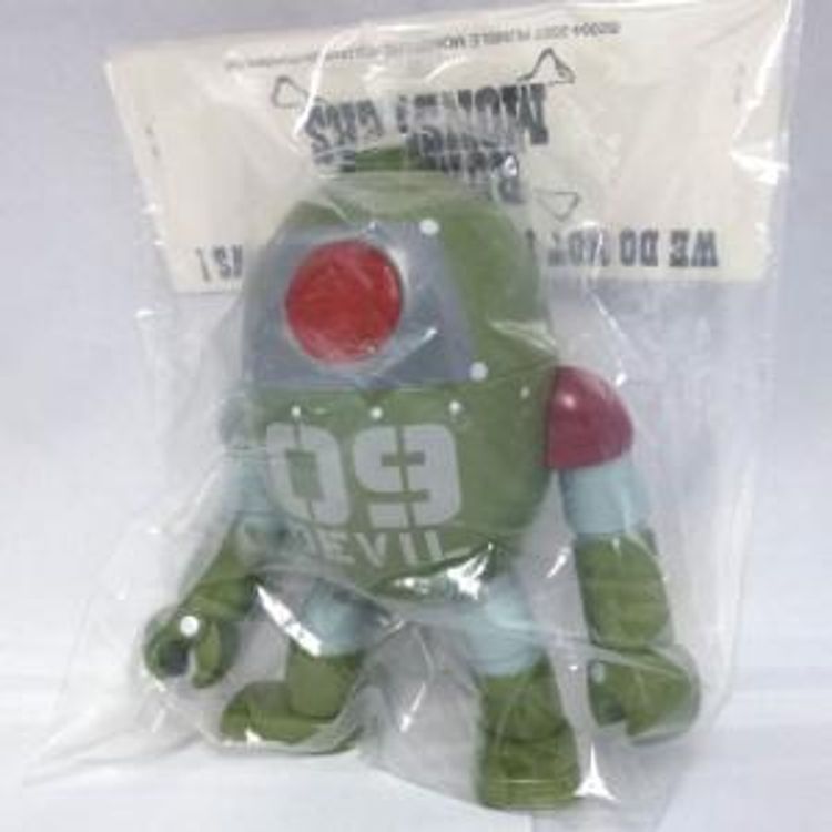 ROBOT NINE - DEVIL 09 by Rumble Monsters