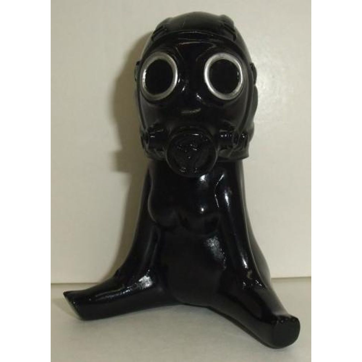 Tsuyako - Black sitting