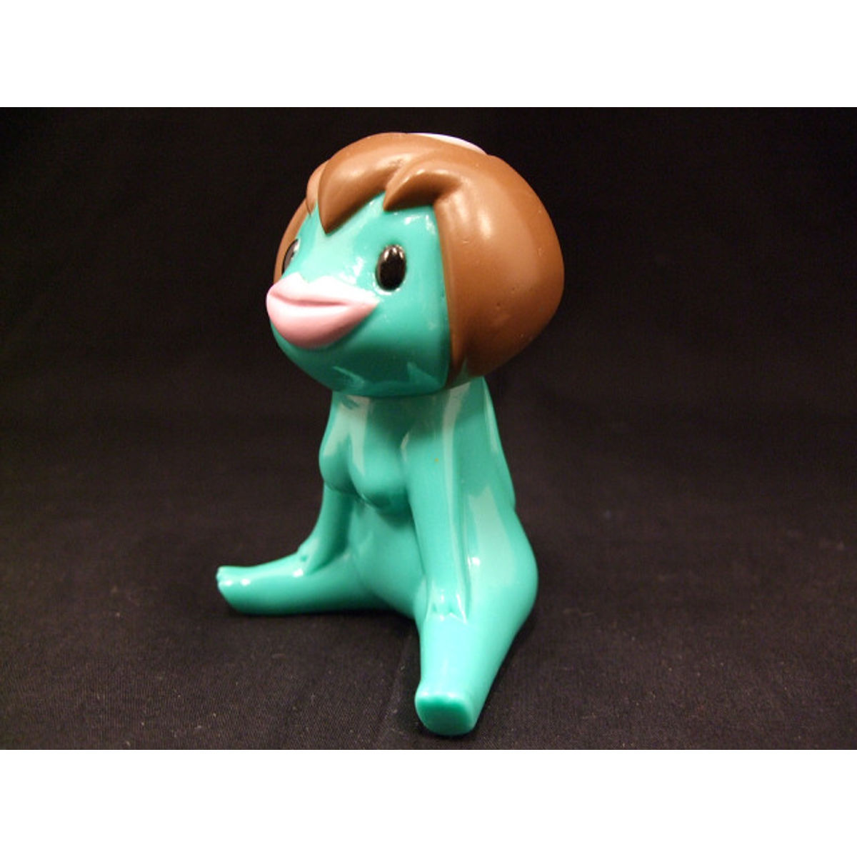 SUIKO - Sitting green/brown HAIR