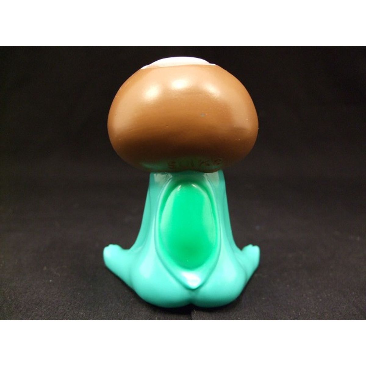 SUIKO - Sitting green/brown HAIR