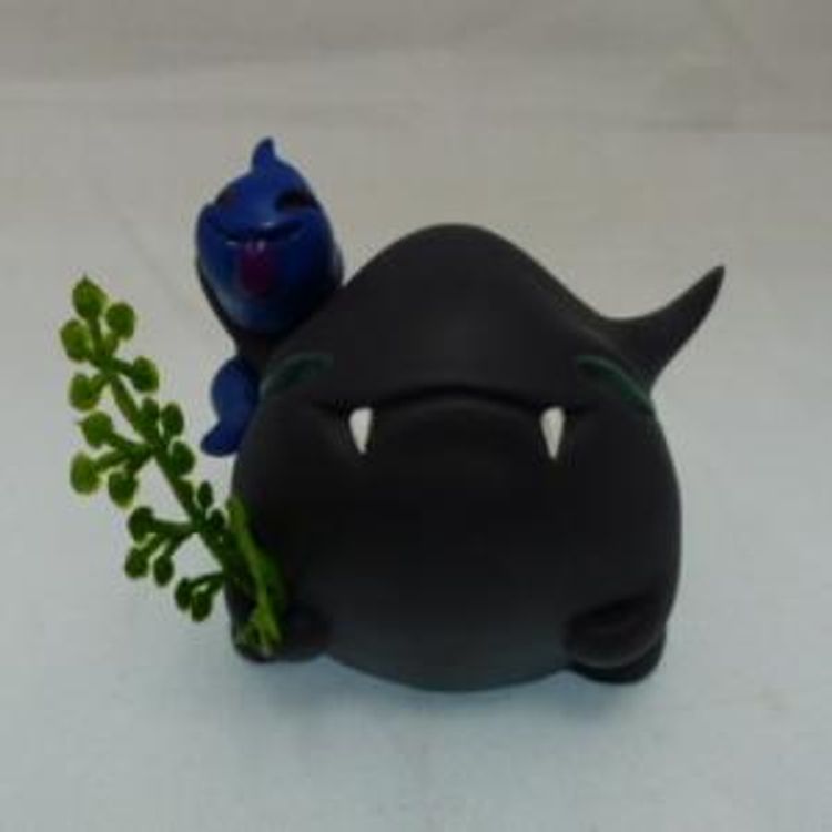 Maurice and small devil caterpillar - color resin blue - by Monster Factory (Japan)