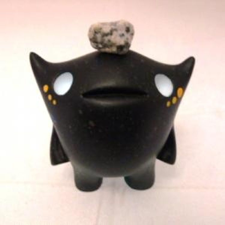 PND-UMA limited Purupupuru - blue eyes × black-and-white stone - by Monster Factory (Japan)