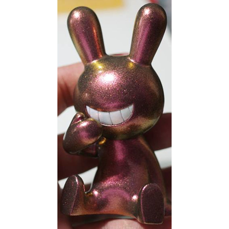 BLACK RABBIT SITTING - METALLIC Magenta by Tadayuki Iwa (Black Rabbit)