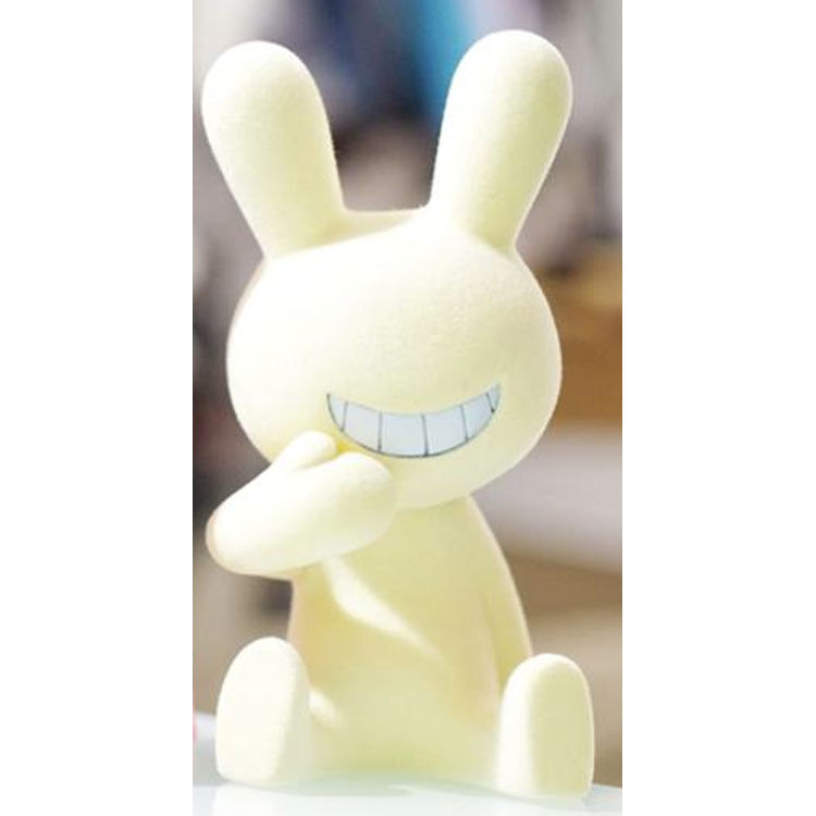 BLACK RABBIT SITTING - Flocked Ver. - white by Tadayuki Iwa (Black Rabbit)