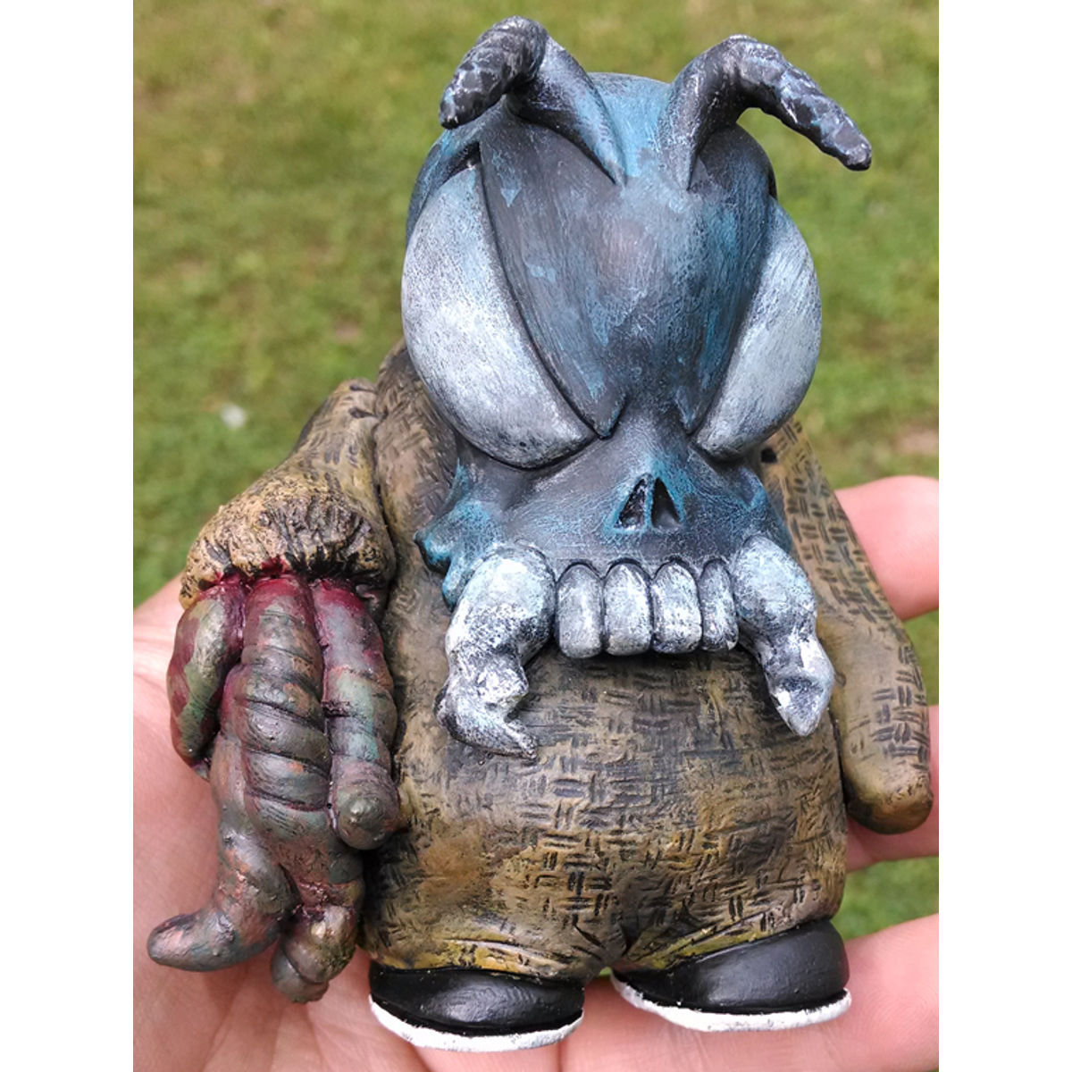 JAY222 SKULL BEE CUSTOM