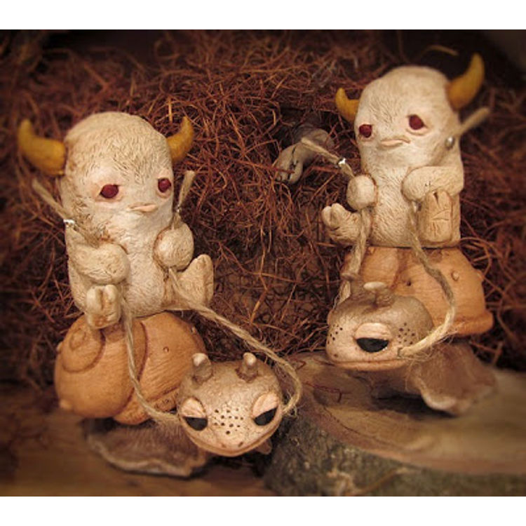 Sicklings snail Riders - albino by Yosiell Lorenzo