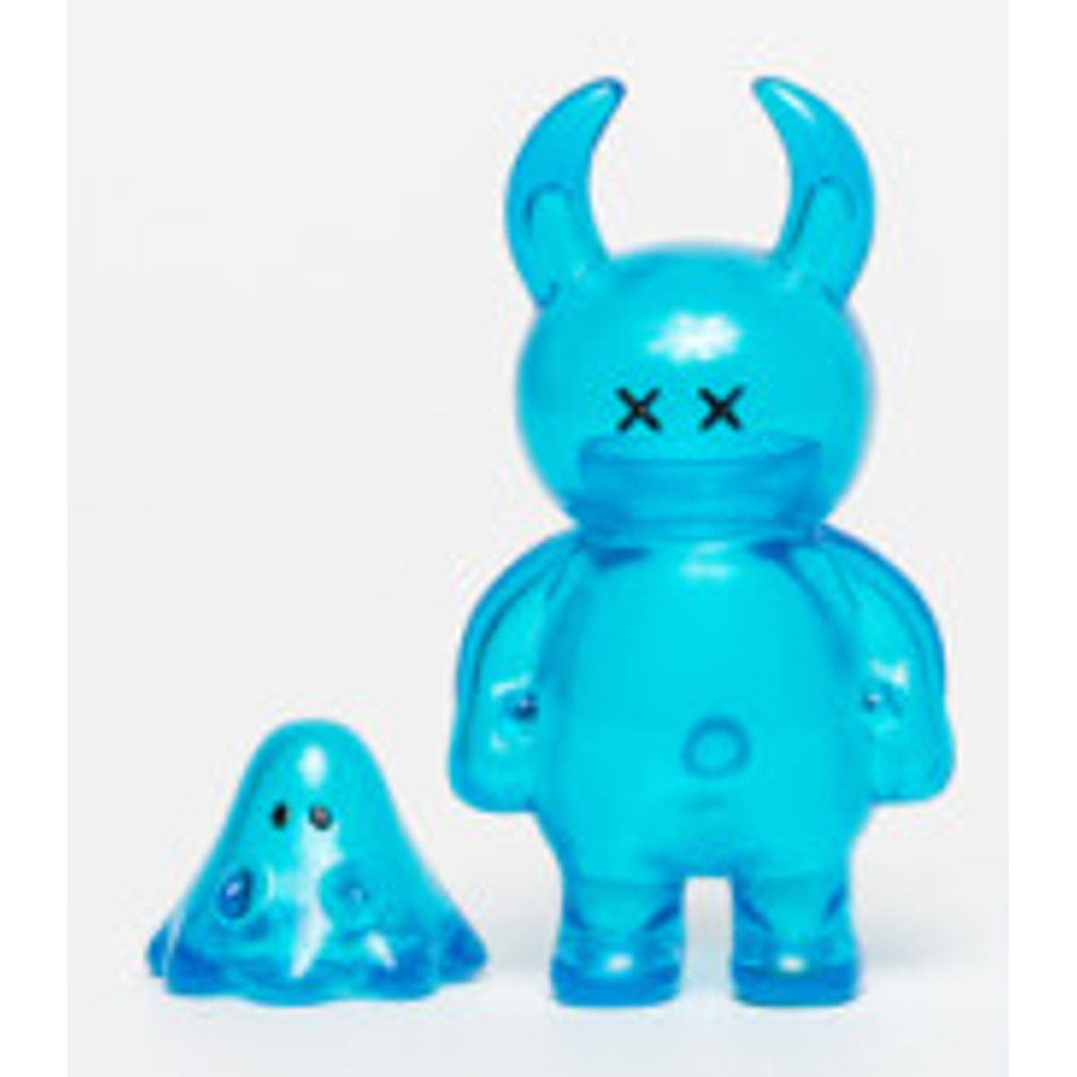 Uamou w/ Boo - clear blue dazed