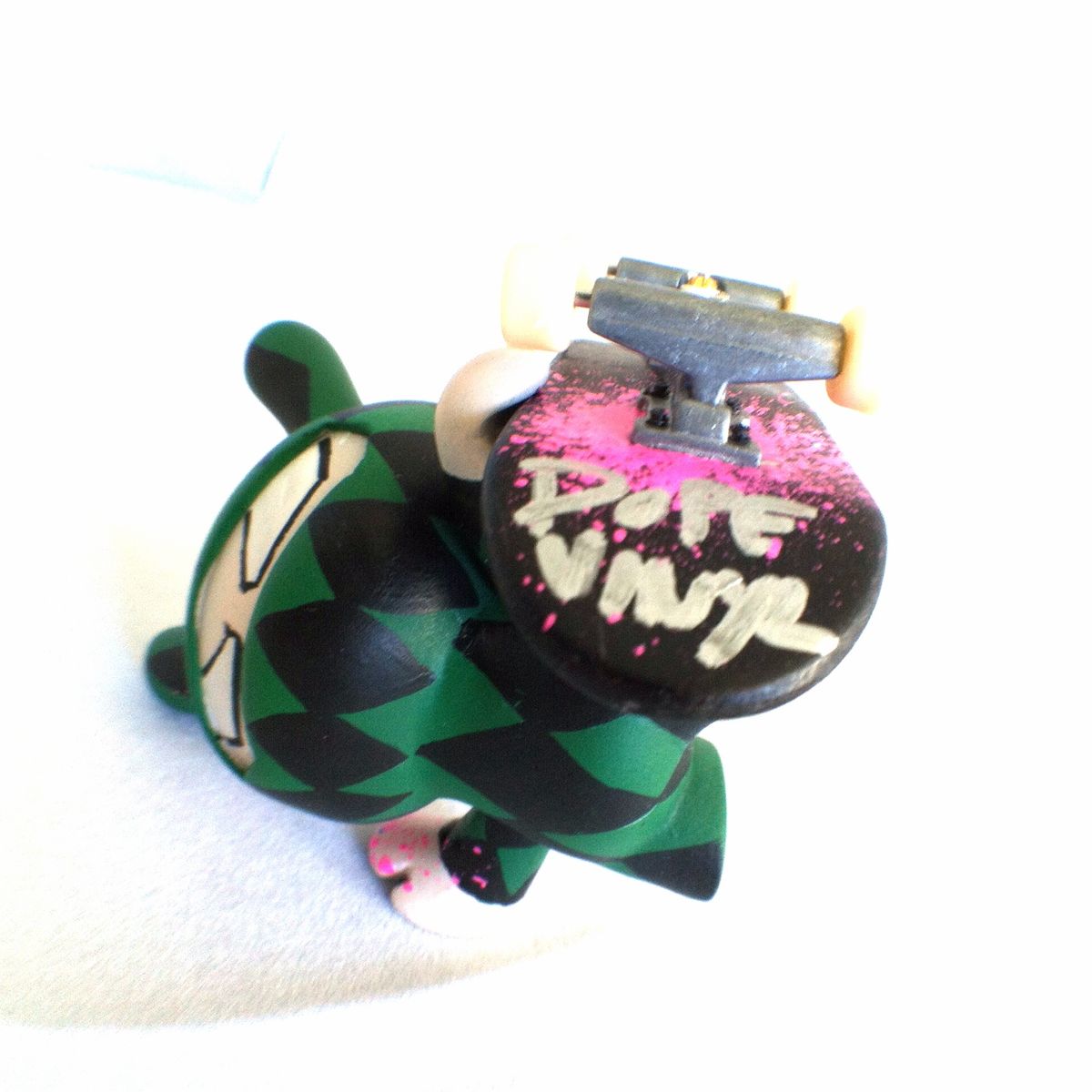 Handplant Ninja (Green Diamond)