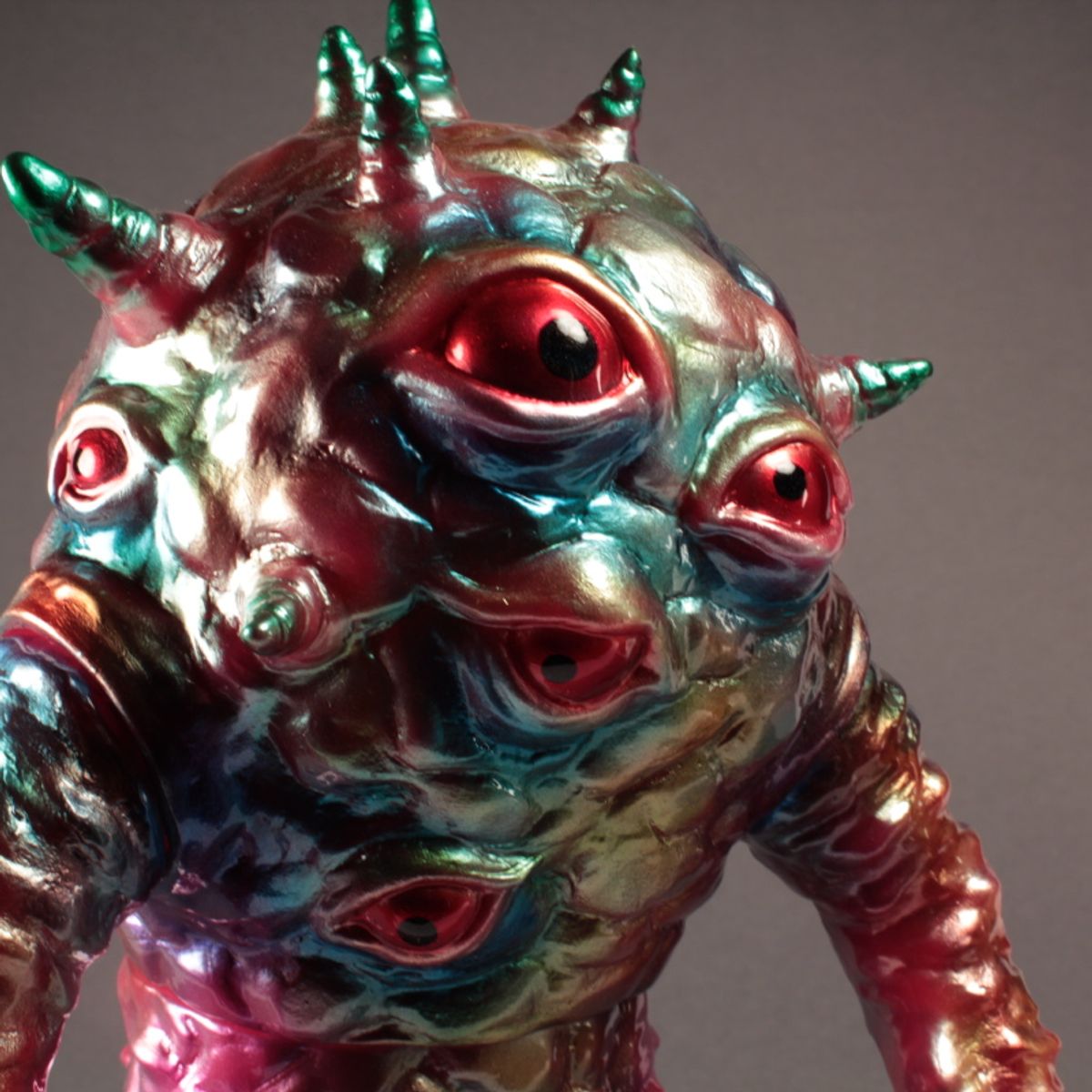 Kaiju Eyezon Metallic