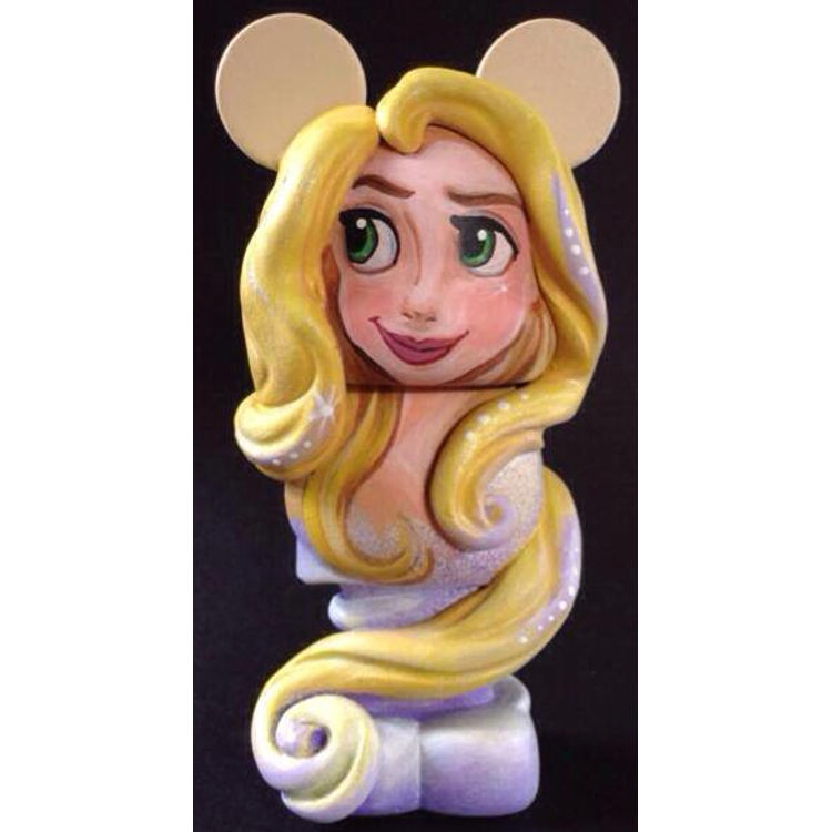 Elsa by Jennifer Bednarski