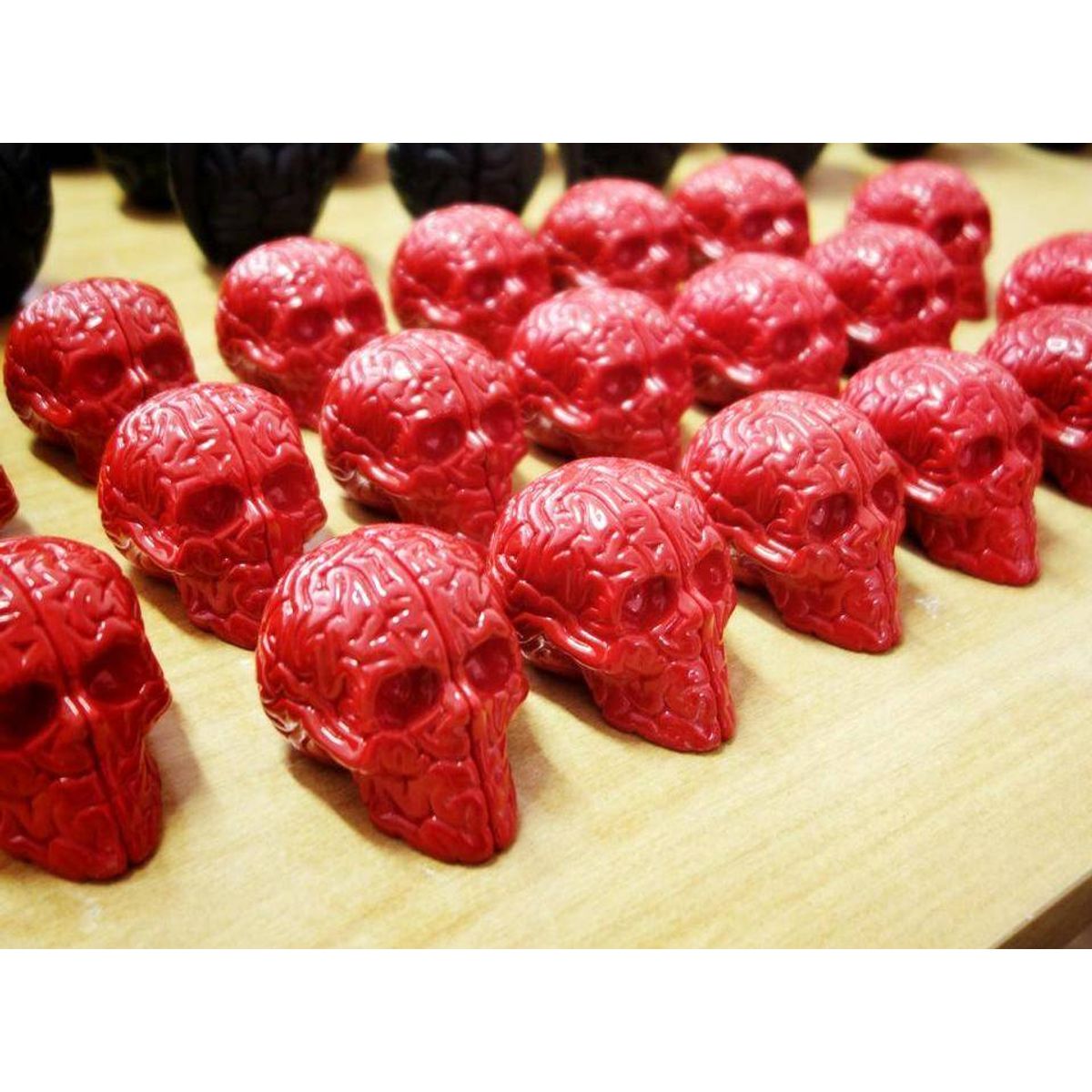 MINI SKULL BRAINS - Red (Outland Designertoys Store exclusive Edition)