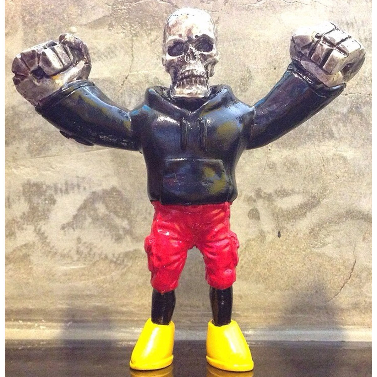 SKULL BIGFIST (MICKY MOUSE STYLE)