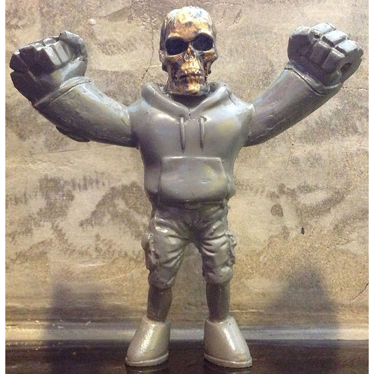 SKULL BIGFIST (GRAY COLOR)