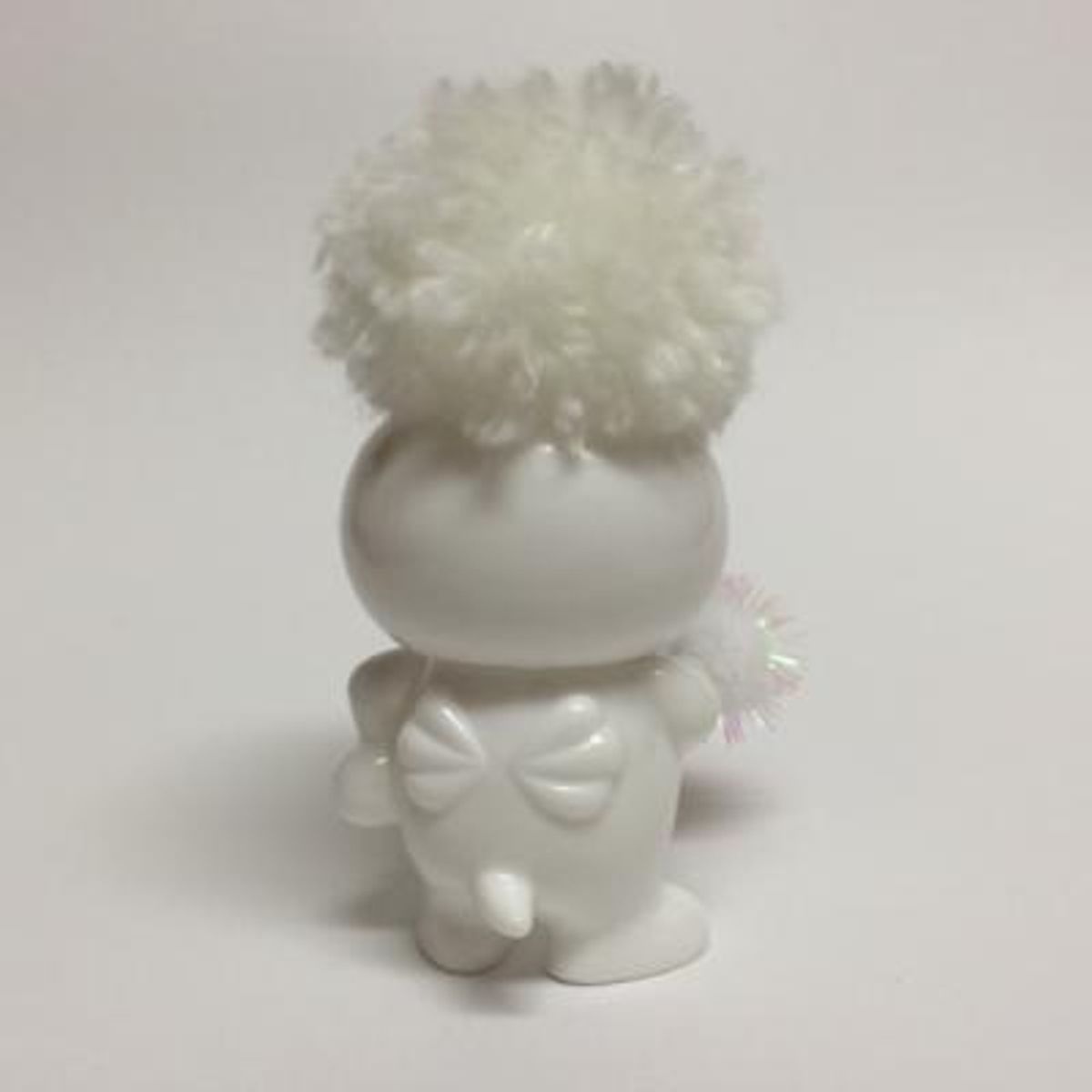 Wow-chan - white
