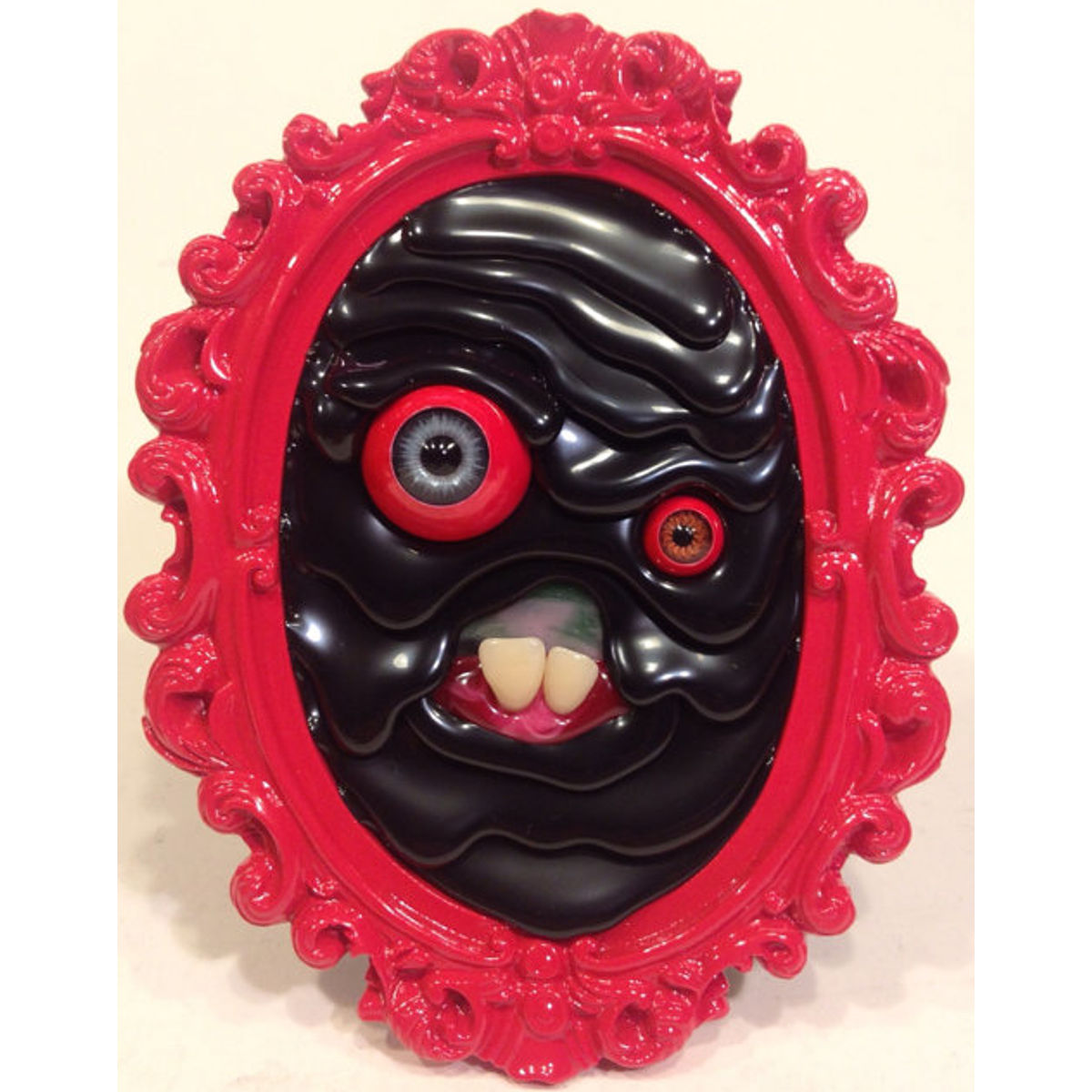 MeltMonsterPortraits - black/red