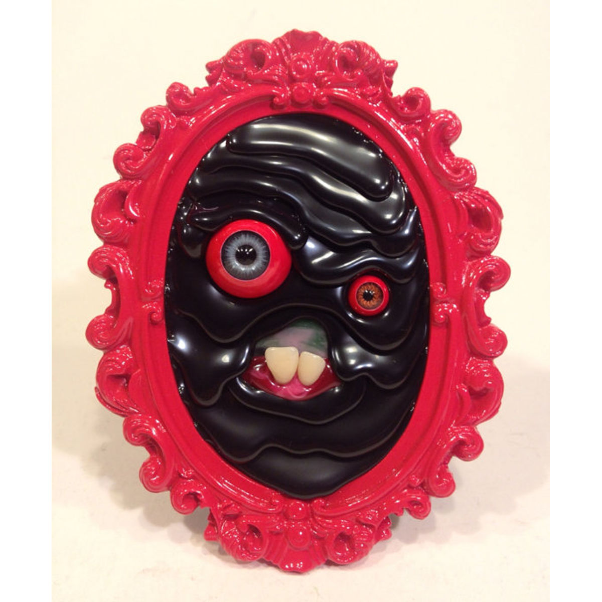 MeltMonsterPortraits - black/red