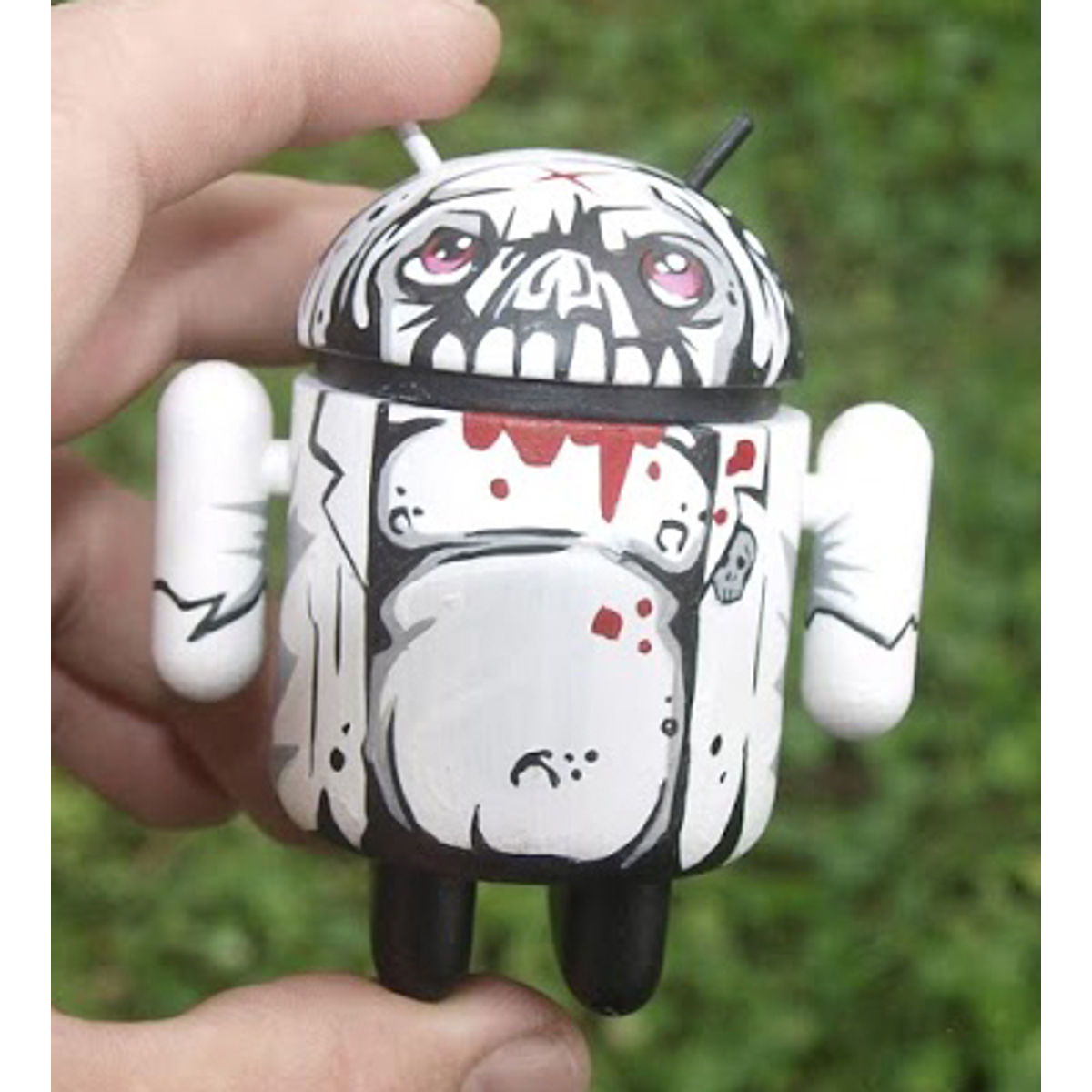 Black & White Zombie Droid