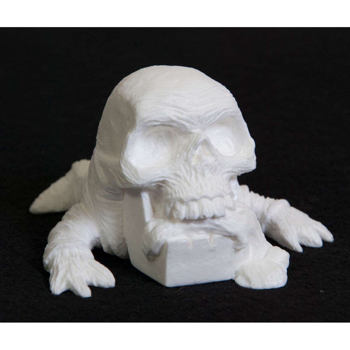 Skulor the Worm King - Plain White Blank