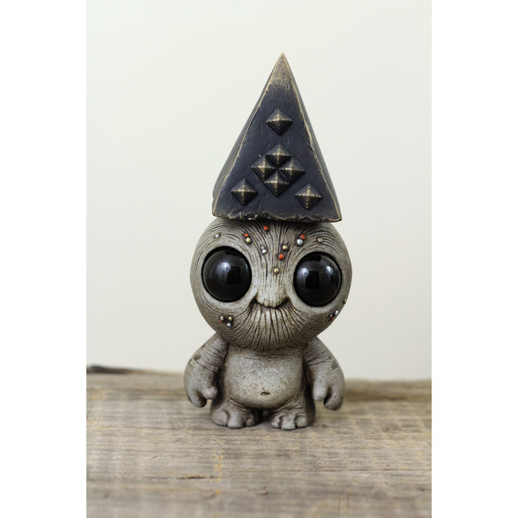 Prismatoid Gazer Grubthum by Chris Ryniak