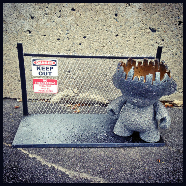 Skyline Munny and Fence Set by Thisismari