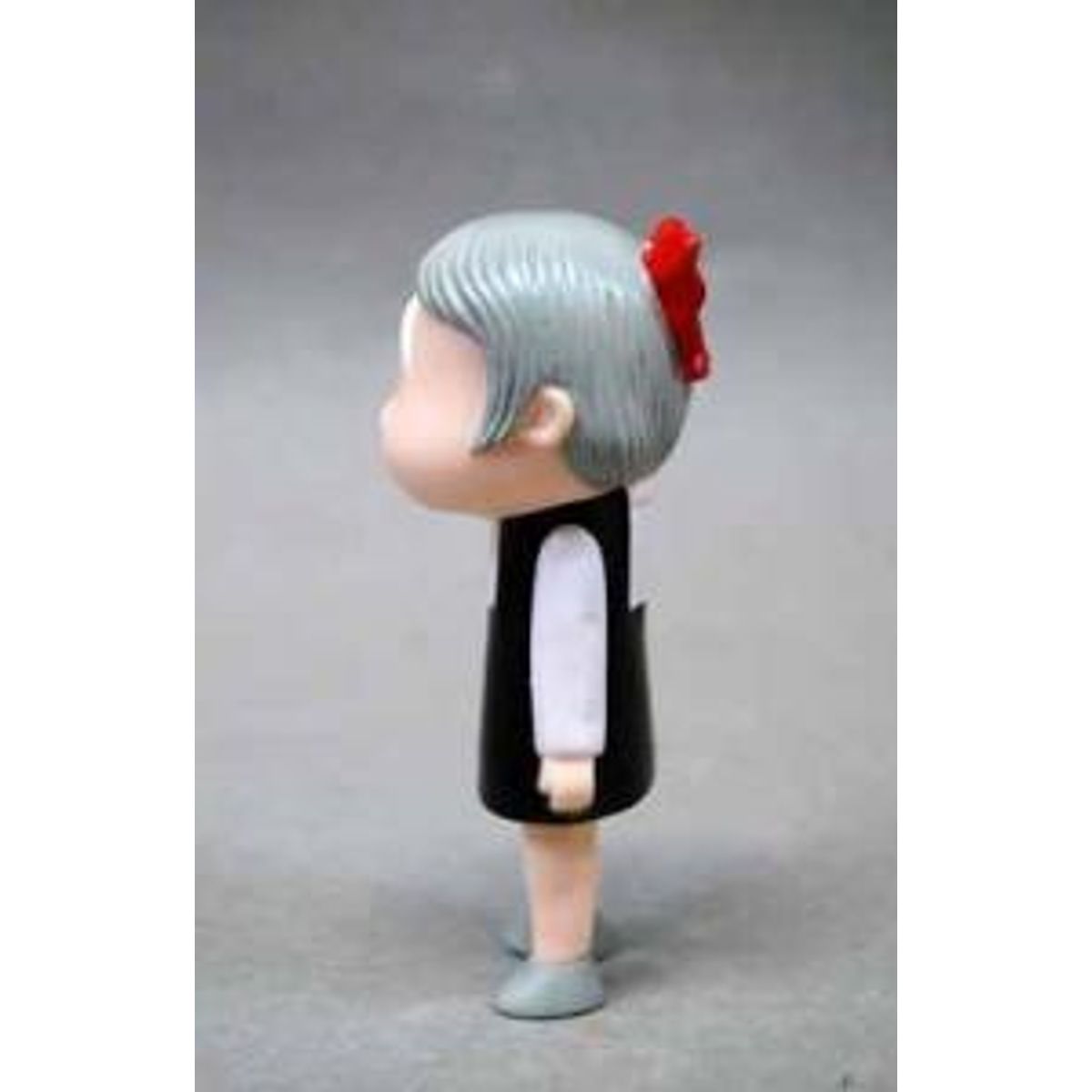 Caroline - two stage color